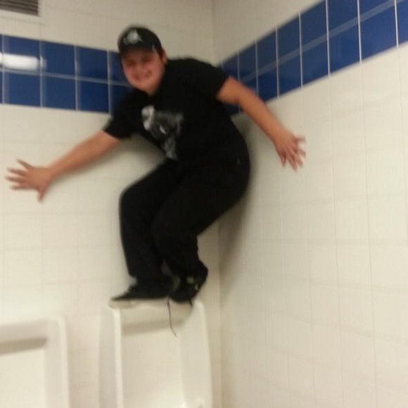 Meet your Posher, Quintin - Picture 1 of 1